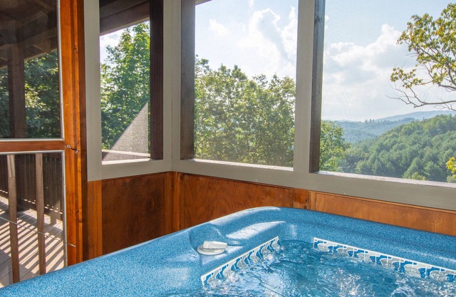 Lazy Dog Log Cabin, Hot Tub, Fishing Lake, New River Access, Foosball