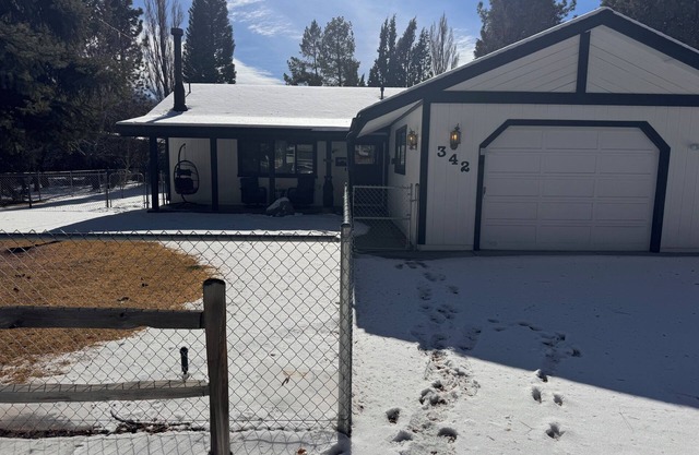 Lazy Meadow, Game Room, Hot Tub, 5 min from anything Big Bear