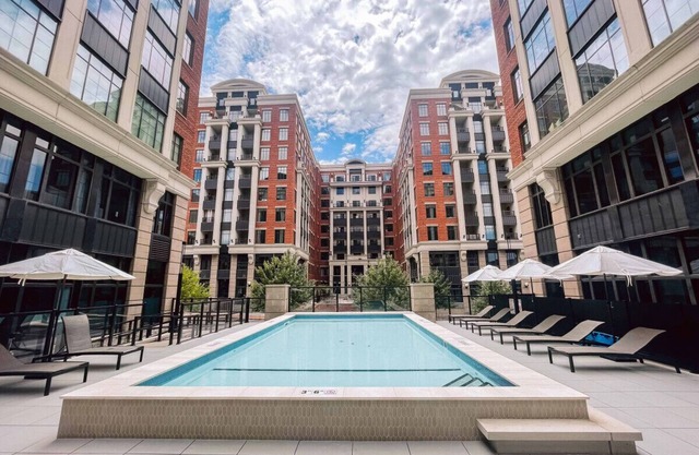 LC GuestHouse | The Urban Nook | Luxury Studio Suite | Downtown Columbus