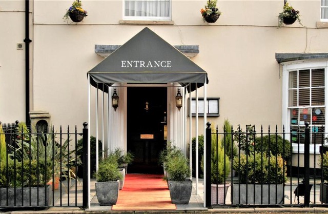 Le Bouchon Brasserie & Hotel