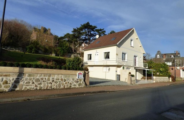 Le Clos des Camélias, 4 chambres- 8 personnes- 300m de la plage
