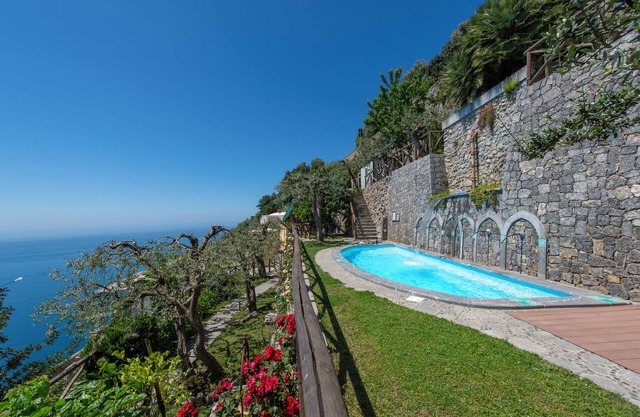 Le Contrade - Stunning Villa embraced by the serenity of the Amalfi Coast 11pax