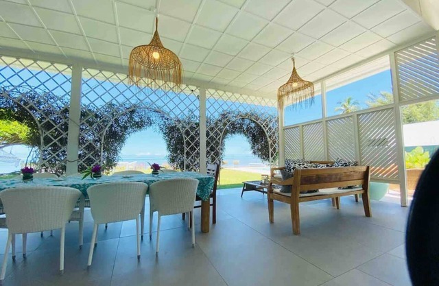 Le Ficus : Grande villa bord de mer avec piscine