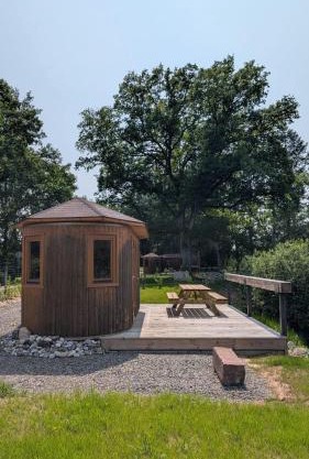 Le Gland - Cabane isolée au bord de l'eau & pêche