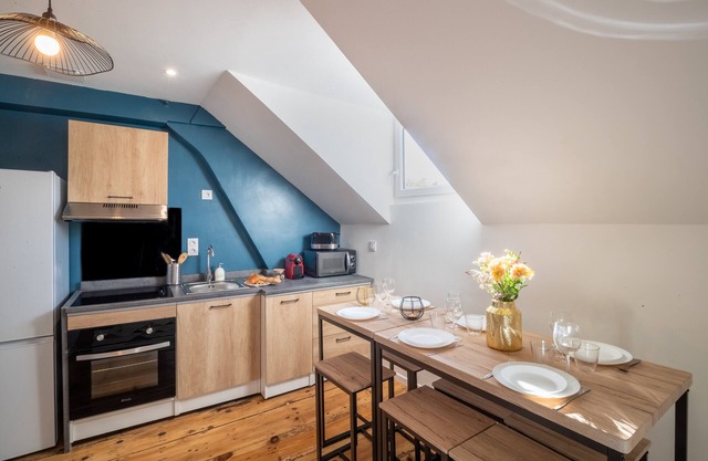 Le Grand Arsenal - Three Bedroom Apartment, Sleeps 6
