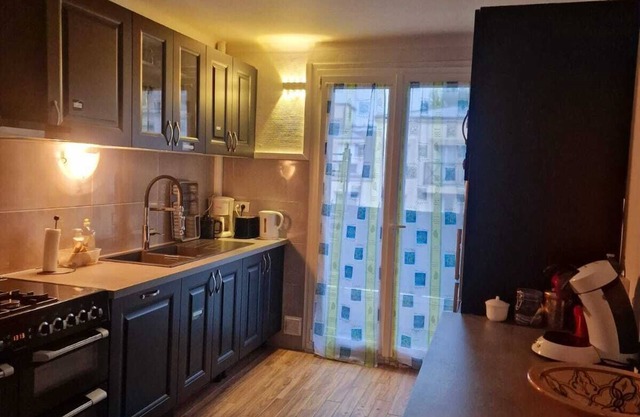 Le Grand Robinson, 6 minutes from RER B Robinson, ideal for families.