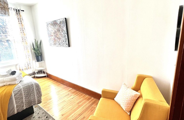 Le Limoileux: Charmant 6 Places au Coeur de Limoilou/Stationnement Disponible