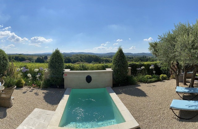 LE MAZET D'EMILIA with private garden and pool in the countryside