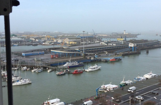 Le p'etit doleau close to boulogne sur central station
