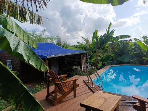 Le Paradis des Colibris Gîte créole avec piscine table dhôtes et nature à Anse Bertrand