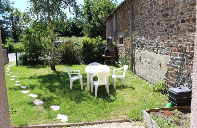 Le Petit Ecutot, garden level