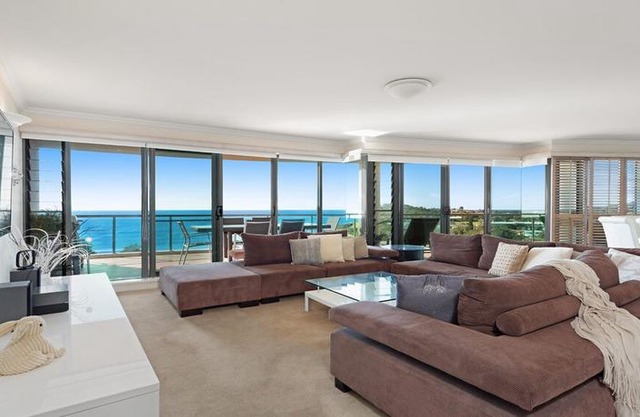 Le Point 702 - Luxury and Views!
