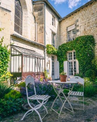 Le Prieuré Sainte Croix