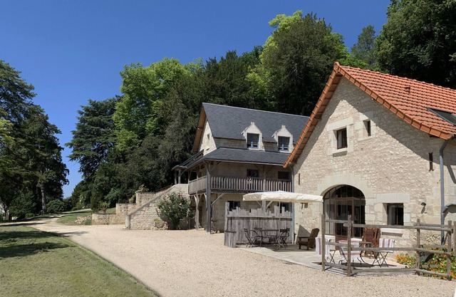 Le Relais du Château de Sonnay, near Chinon: 4* gites for 12