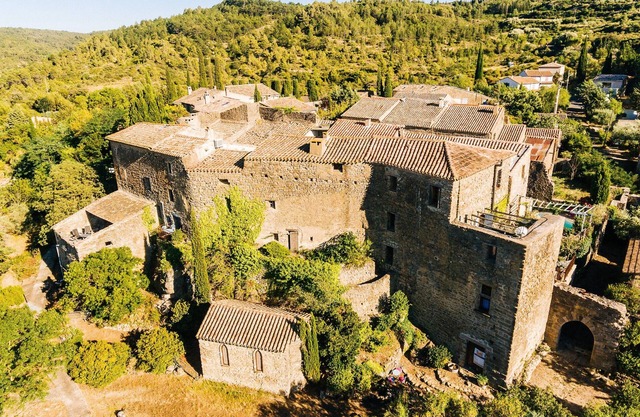 Le Roc sur l'Orbieu House 8pers/air-conditioned/heated pool/jacuzzi/Carcassonne