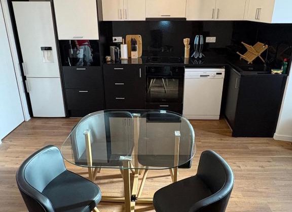 Le Saint Laurent apartment