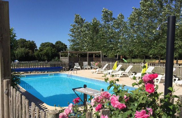 Le Tilleul 3 bedroom Luxury Gite with Onsite Swimming Pool and Amazing Gardens