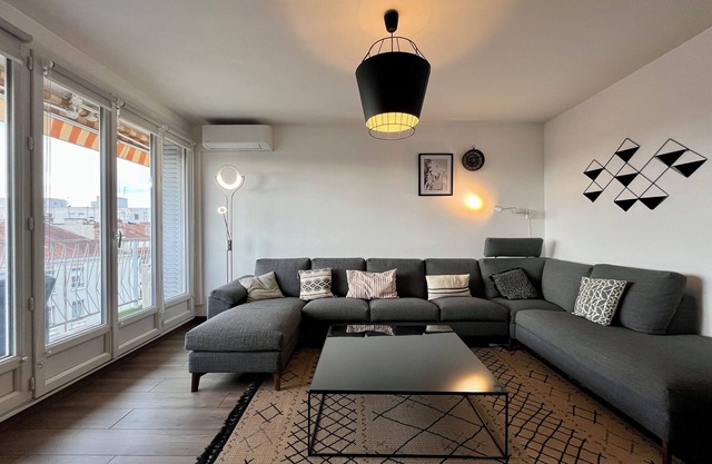 LE ZOLA with balcony and parking, close to amenities and quiet location