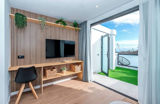 Lea´s Modern Attic Escape with Peaceful Terrace