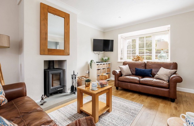 Leap House. Accommodation in Wareham