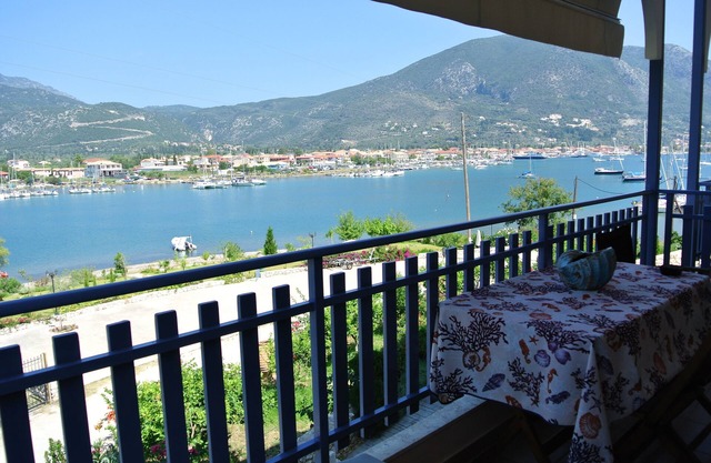 Lefkada Nydri Geni. For 4pers. apartment in residence 4 places two-room apartment p1