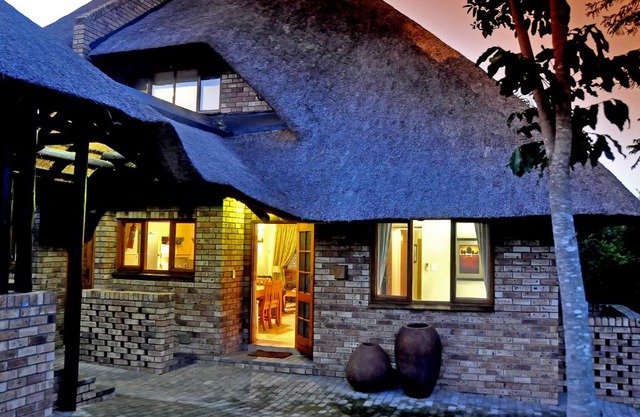Legend Safaris 257A - in Kruger Park Lodge