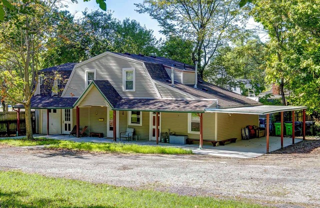 Lehr Court Cottage - Home in the Heart of Wooster