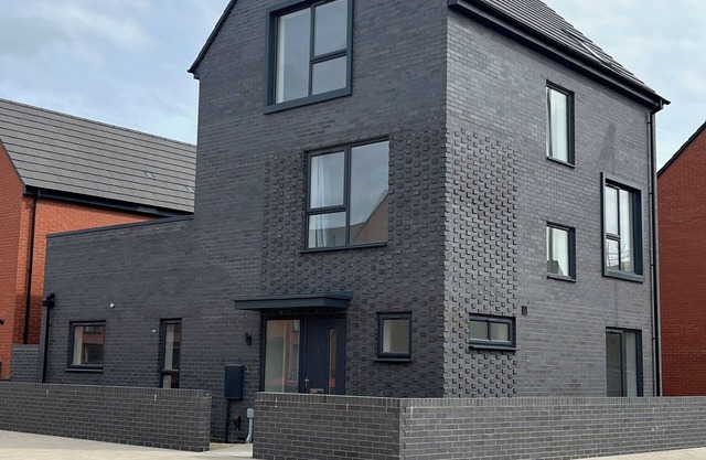 Leicester City Centre Service Accommodation, 11min walk to eateries and bars.