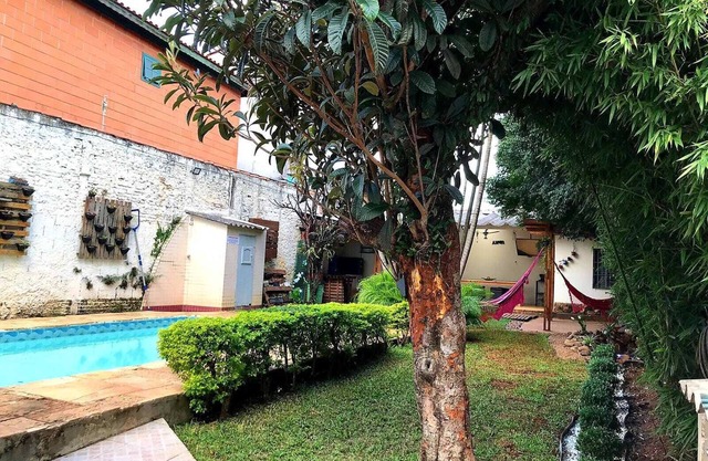 Leisure area, accommodation with swimming pool and barbecue. Close to the subway and SPExpo