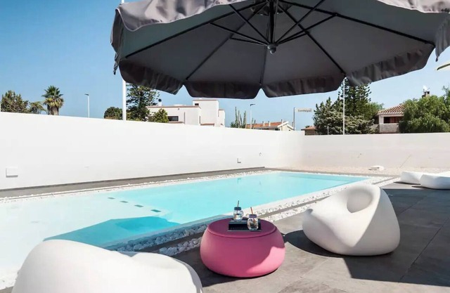 Leonidas's Home (IUN P1522) - Pool and Jacuzzi, 200mt to the beach