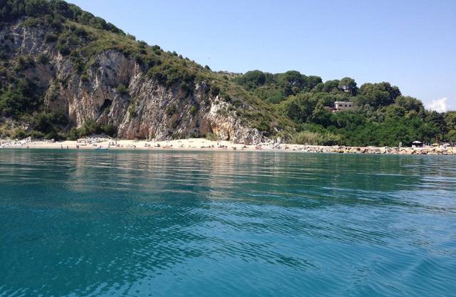 Les amis; house not far from the sea