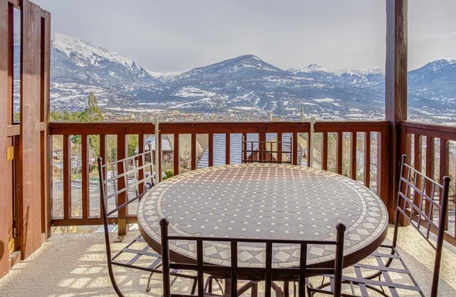 Les Fauvettes - appartement vue imprenable sur montagne