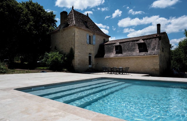Les Hauts de Couze, old stones, natural surroundings