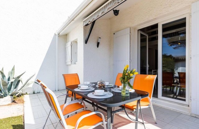 Les Palmyriennes by Interhome