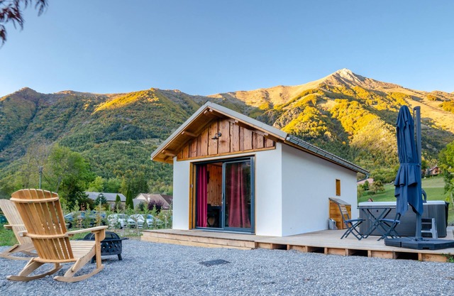 Les Petits Ecrins with private spas