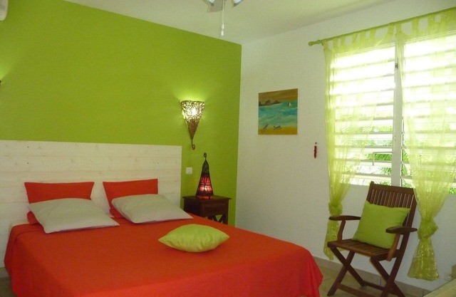 LES VILLAS CREOLES residence 70 meters from a lagoon - Villa BOUGAINVILLIERS