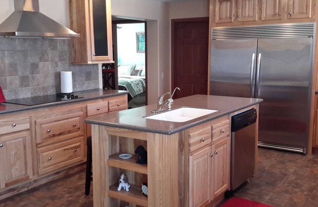 LESS THAN 8 MILES TO PURINA EVENT CENTER, PET FRIENDLY WITH FENCED AREAS