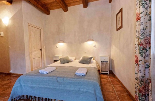 Lestérel - Chambre 2 à 3 Personnes