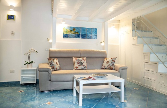 LEVANTE - AMAZING TERRACE/SEA VIEW - APARTMENT UP TO 7 GUESTS IN THE CENTER