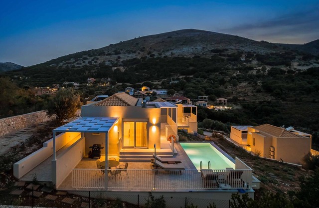 Levantes Villa - Two Bedroom Villa, Sleeps 4