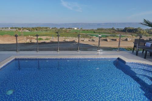 Levication Villa - Private Pool - Lakefront Migdal