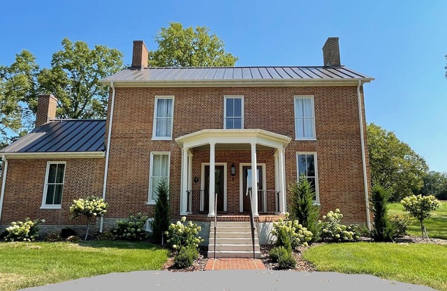Lexington, Kentucky - Elmcrest Farm 3B/3B Home - Opt. 1B/1B Separate Apt.