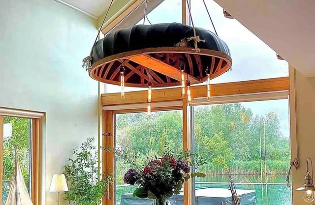 Libelle | Lakeside Retreat with Hot Tub & Kayak