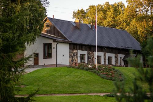 Lielkalnu Muiža