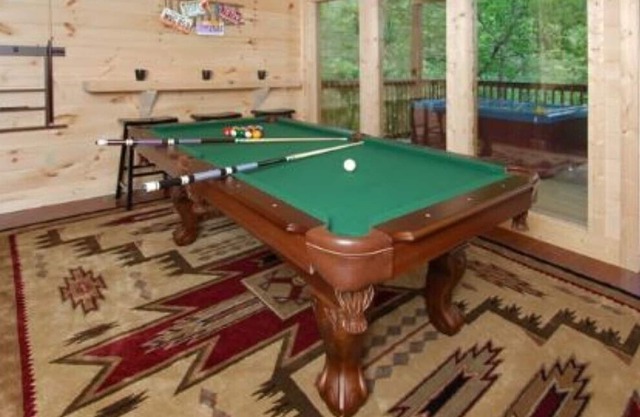 Life Is Good - 3 Bedrooms, 3 Baths, Sleeps 12 by RedAwning