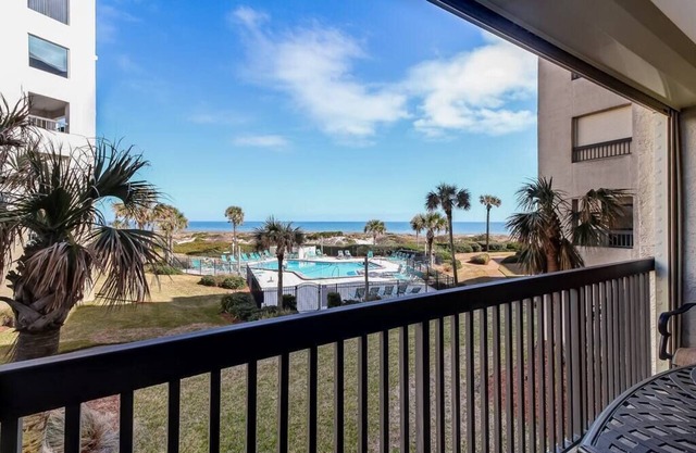 Life Is Swell | Oceanfront, Pool, & Tennis