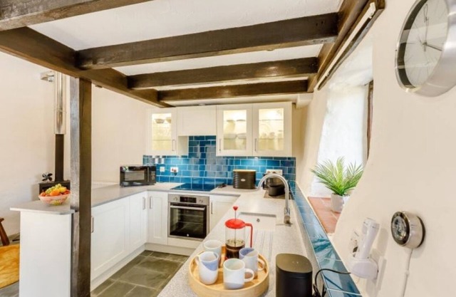 Light and airy traditional Devon Barn, pet friendly!