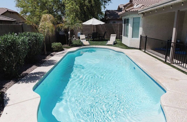 Light and Bright Home With a Pool!