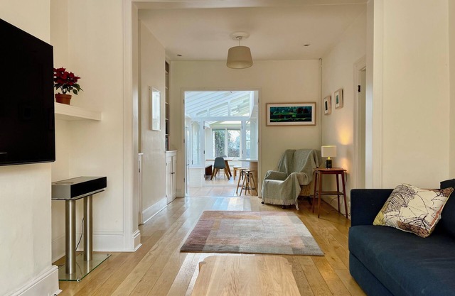 Light and Open Victorian Home Close to City Centre