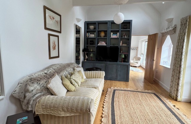 Light, independent space in Heytesbury, near Warminster